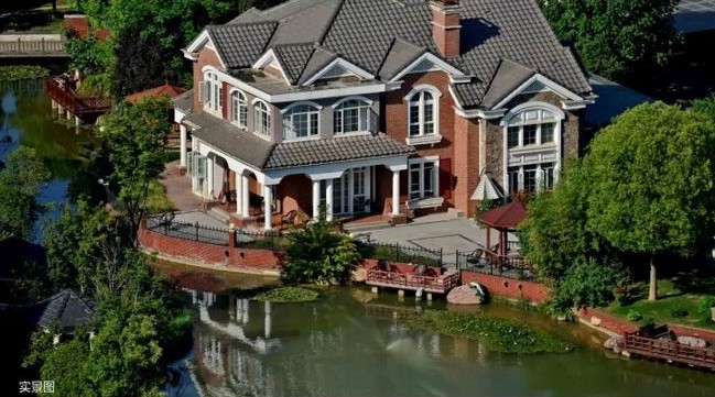 一湖潋世界，一墅悦人生