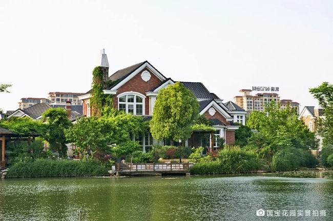 生涯在有湖的处所，是对人生的浪漫私藏